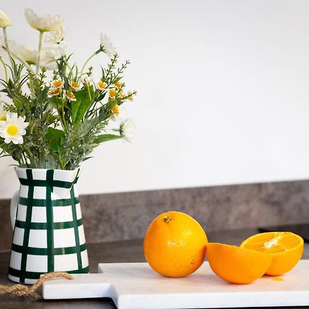 Gorgeous Boutique Flat Sleeps 2 In Lyme Regis Villa Kültér fotó
