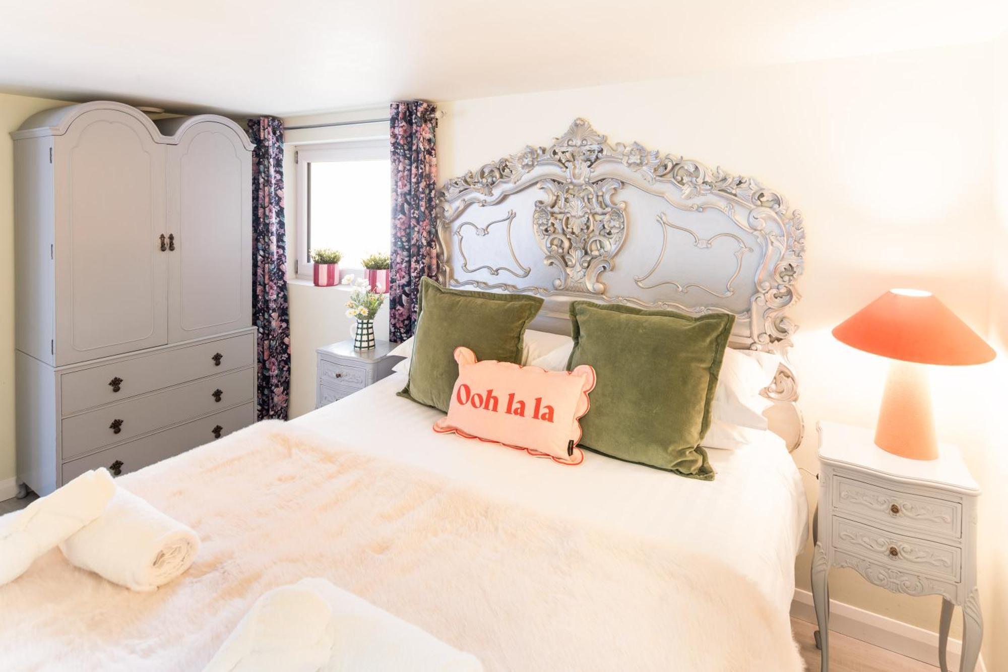 Gorgeous Boutique Flat Sleeps 2 In Lyme Regis Villa Kültér fotó